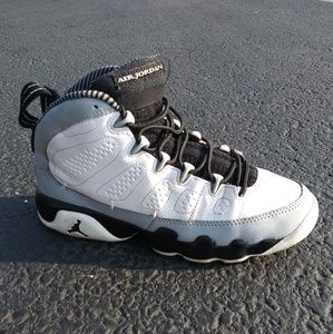 JORDAN RETRO 9 CHICAGO WHITE SOX SIZE 5.5 YOUTH